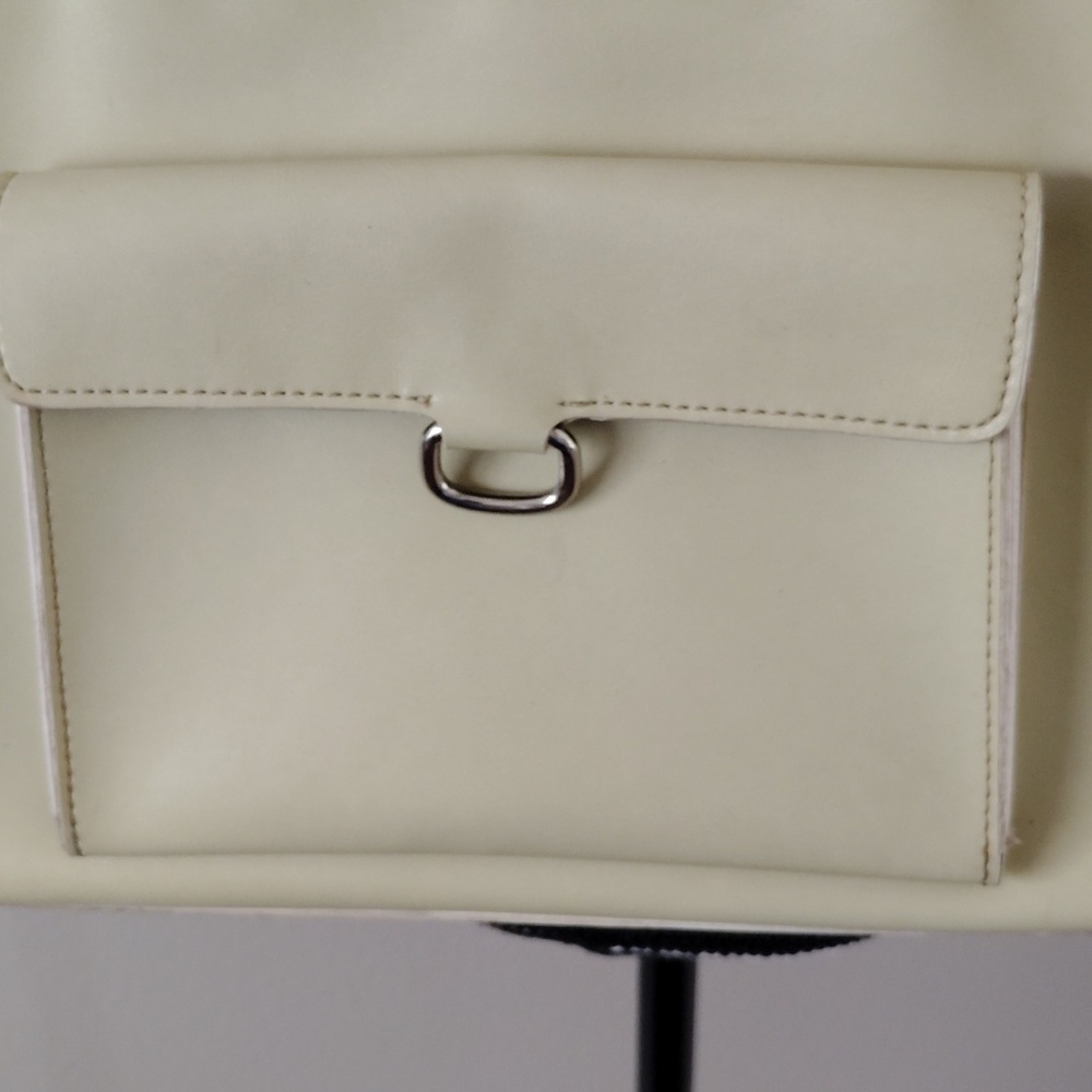 Mondani New York Simulated Leather Shoulder Bag Purse - Light Green - Picture 3 of 16